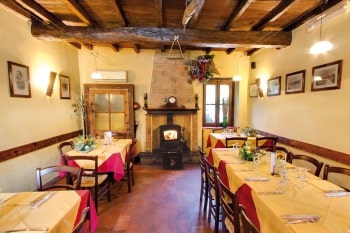 Sala camino osteria degli amici